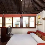 Lindo Estudio con Terraza San Matías