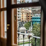 Tuguest Isabel La Catolica II Apartment