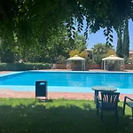 Piso Junto Palacio Congresos Y Metro, Centrico Con Piscina