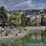 Hogar Del Lirio
