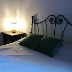 Cerca De La Alhambra, La Casa Del Cuento, Primero