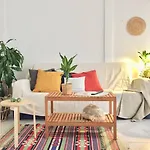 San Matias Urban Retreat With Balcony