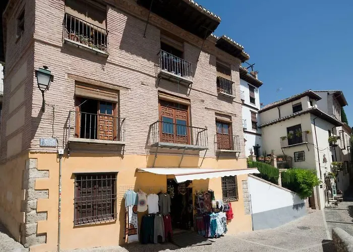 Spacious Sunny And Quiet Albayzin Apartment