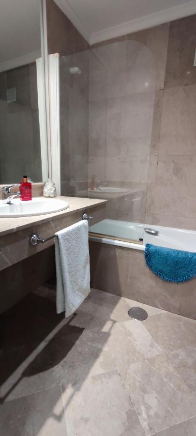 Serrallo, Parking Gratuito Y Cocina, Alhambra Y Playa Apartamento