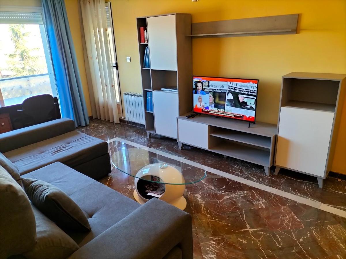 Apartamento Piso Turístico En Granada. Zona Palacio Deportes *