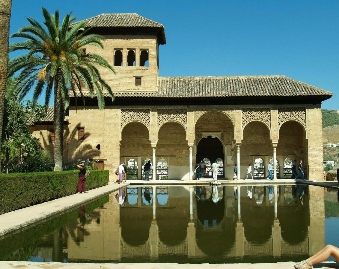 Center * Granada