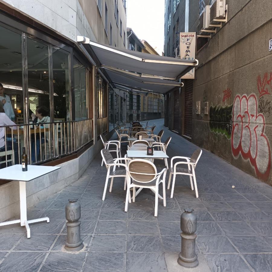 Piso En El Centro De Con Garaje Incluido Gratis * Granada