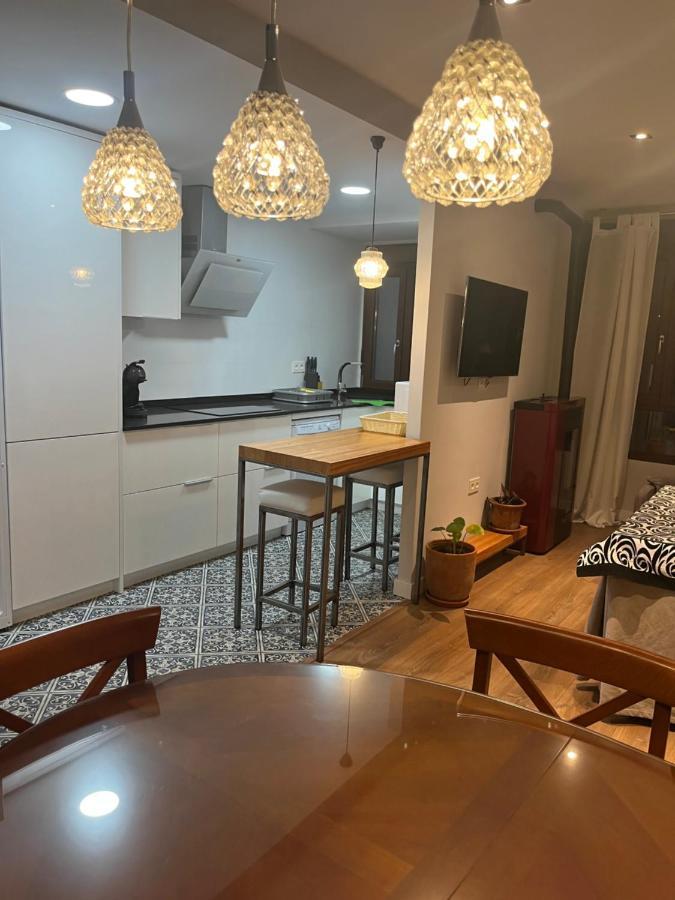 Piso Junto Palacio Congresos Y Metro, Centrico Con Piscina *