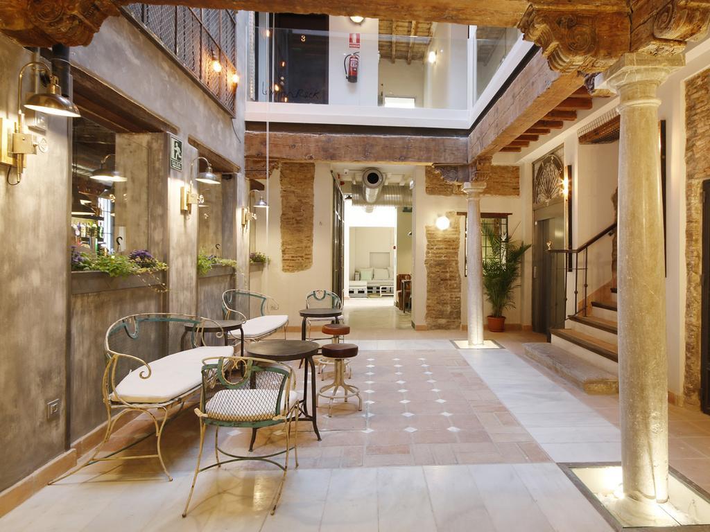 Hostal Lemon Rock *