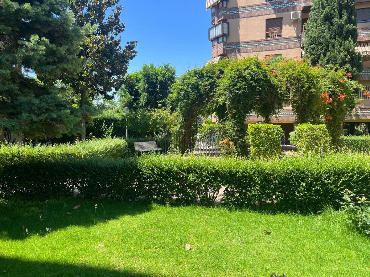 Piso Junto Palacio Congresos Y Metro, Centrico Con Piscina