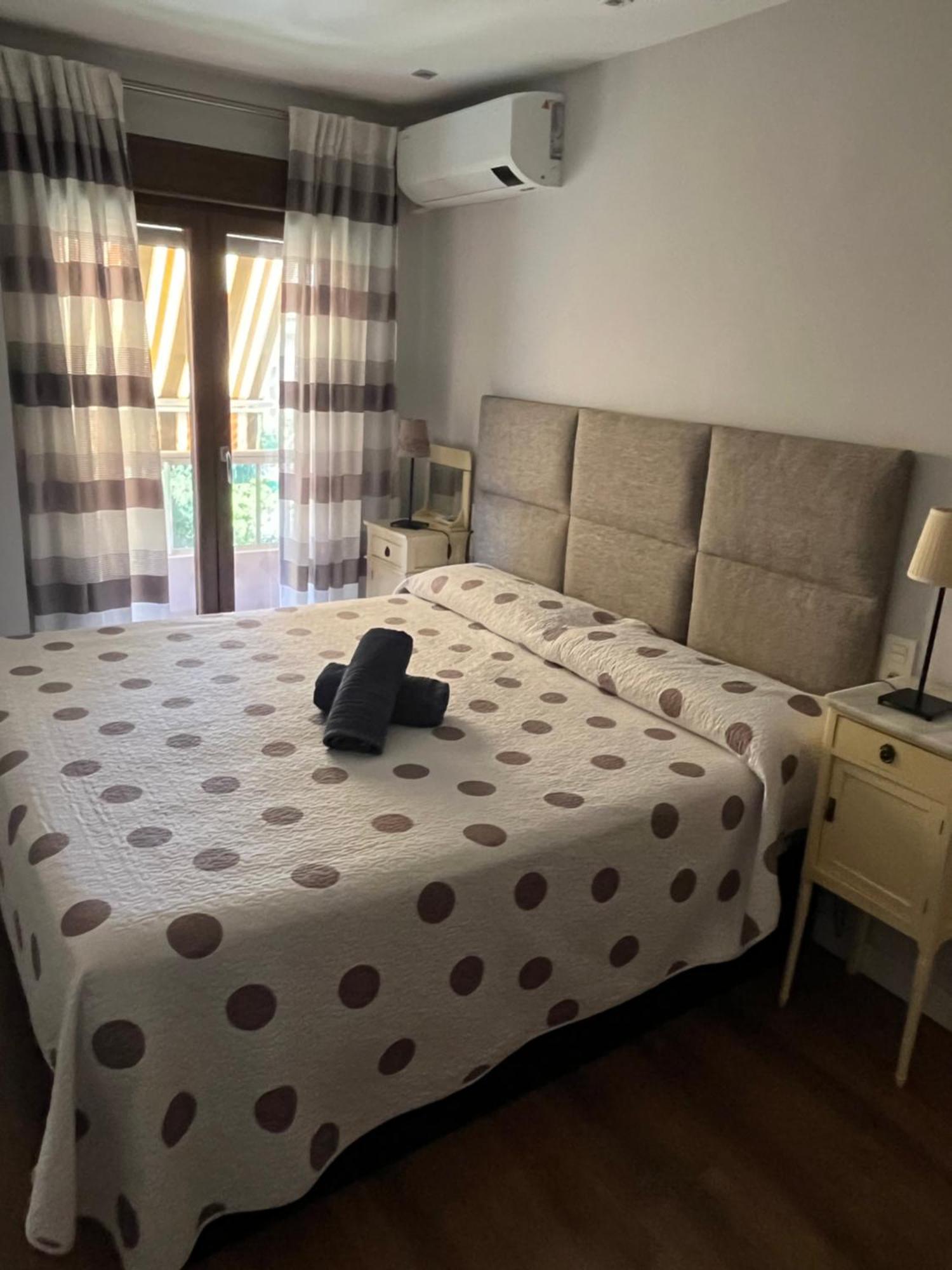 Apartment Piso Junto Palacio Congresos Y Metro, Centrico Con Piscina *