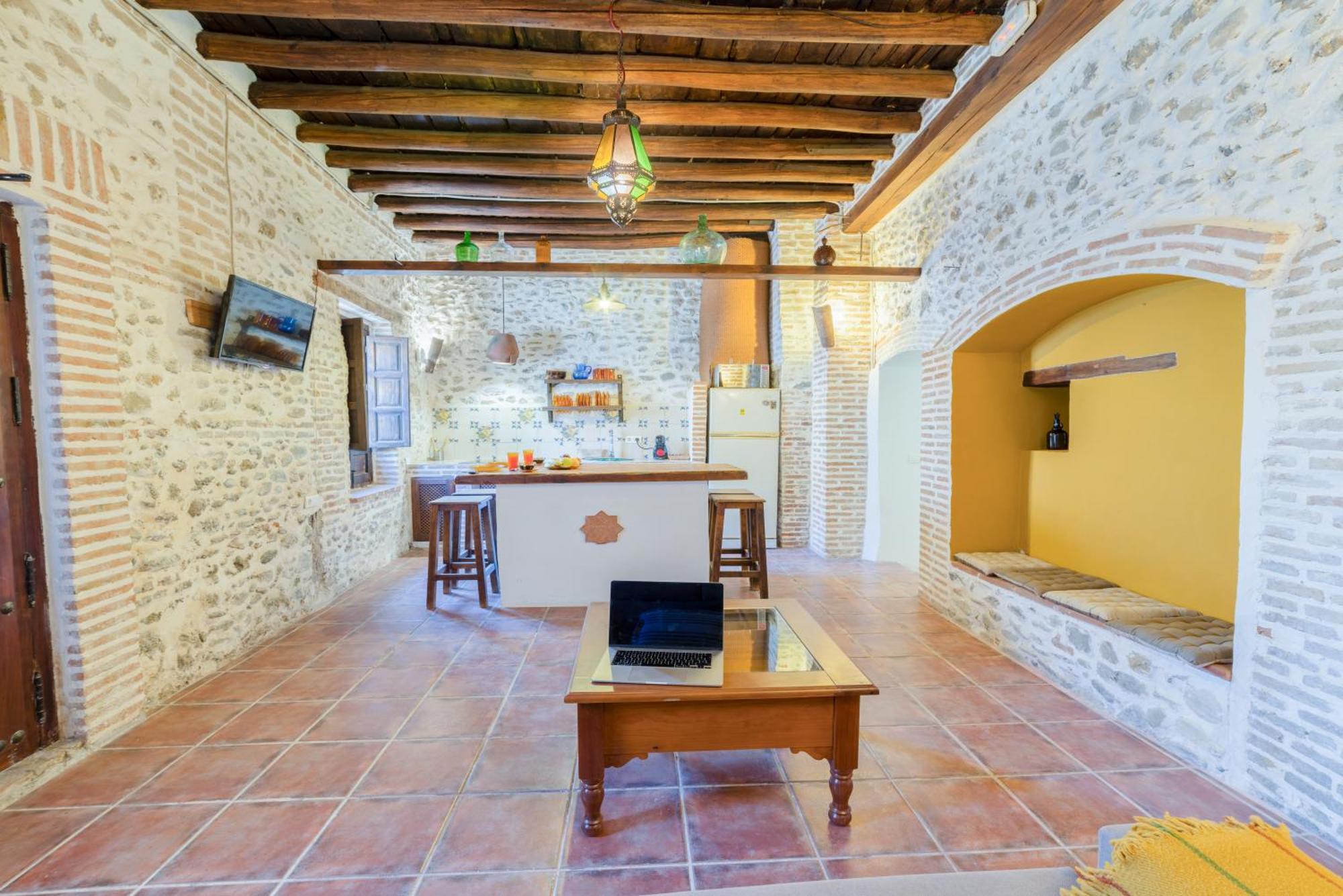 Trendyhomes Alhambra Cueva Apartment *
