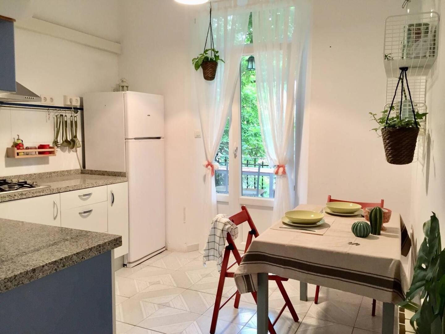 San Matias Urban Retreat With Balcony * Granada