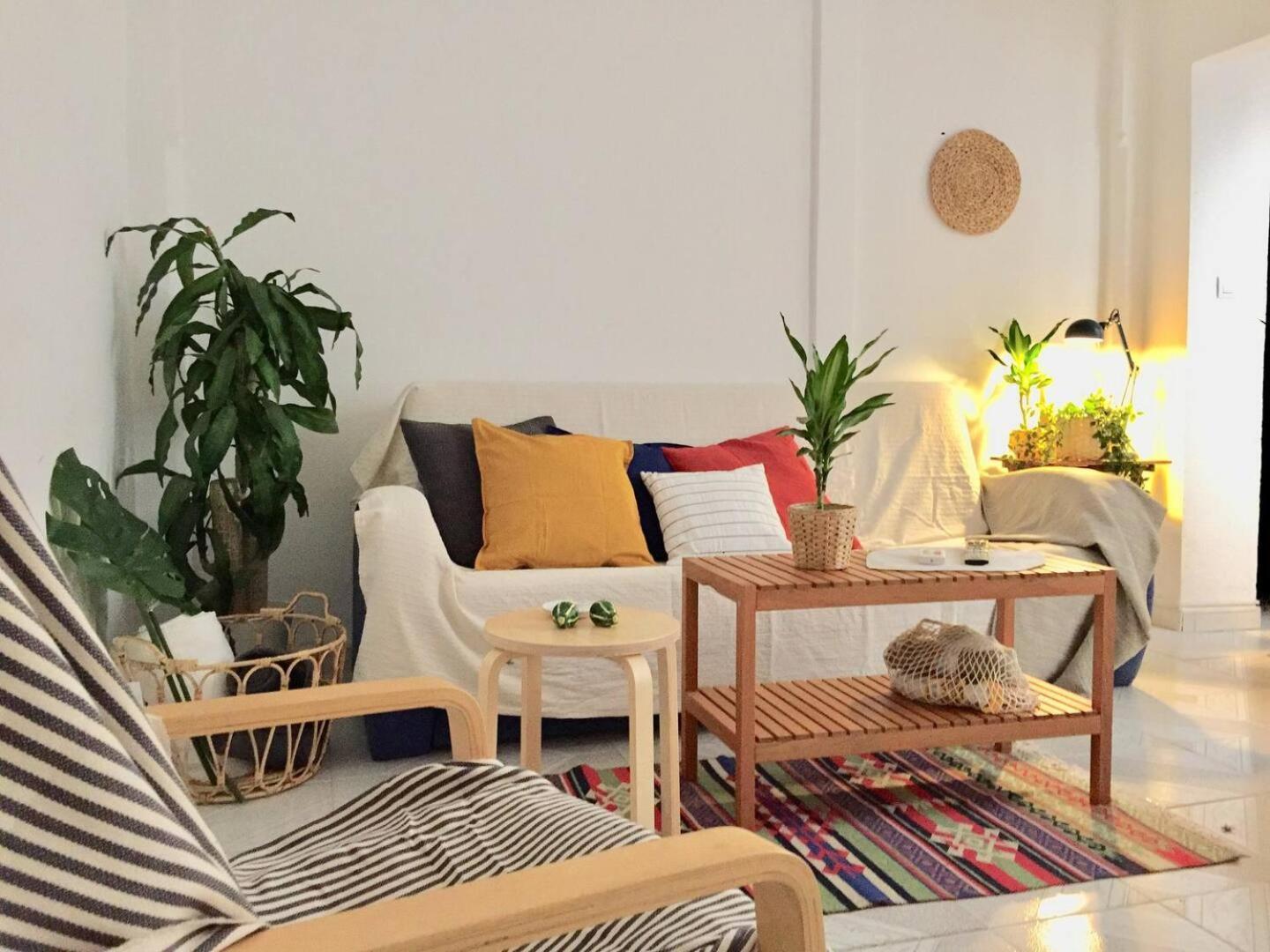 San Matias Urban Retreat With Balcony