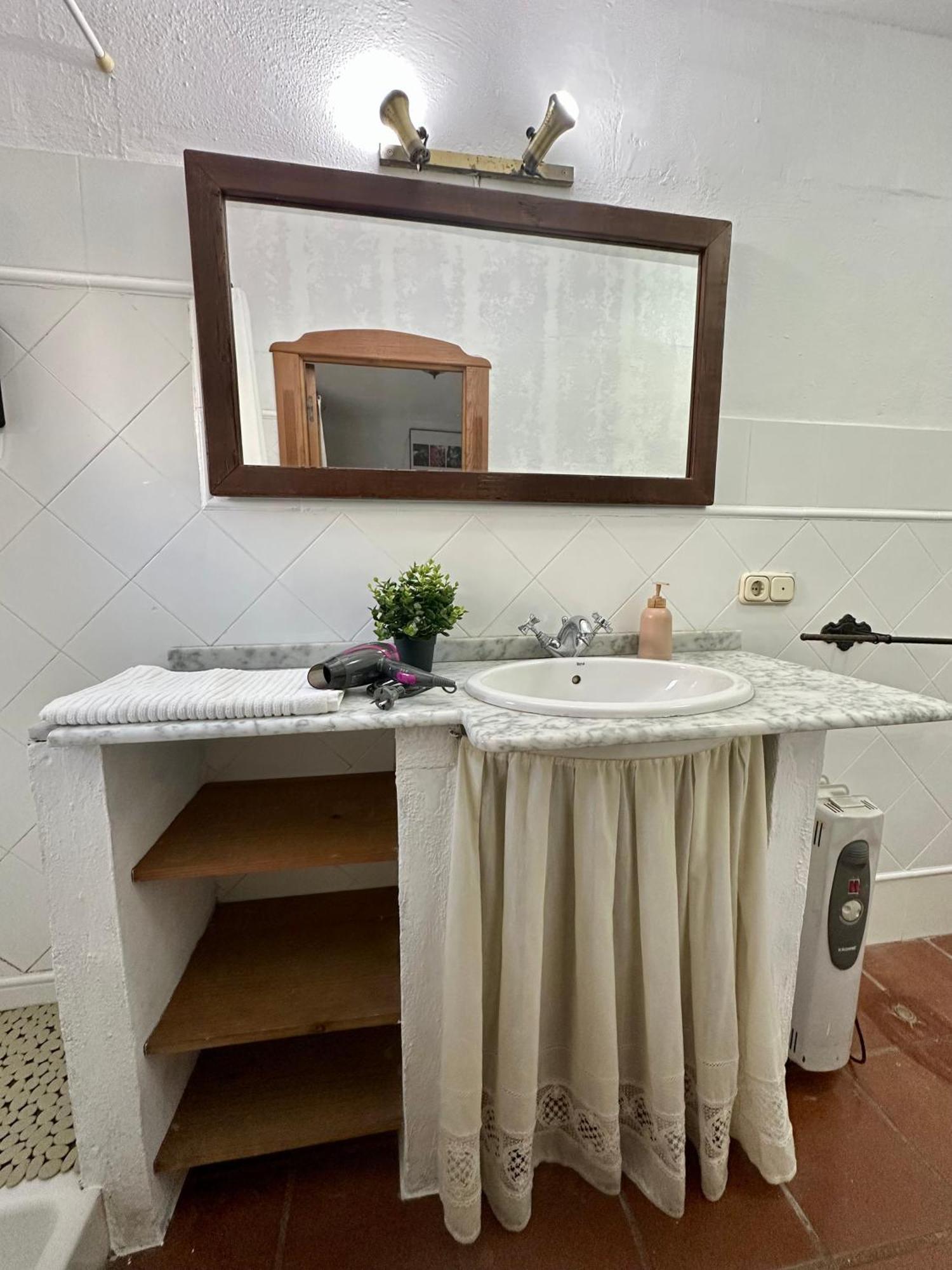 Cama De Matrimonio Con Bano Privado *