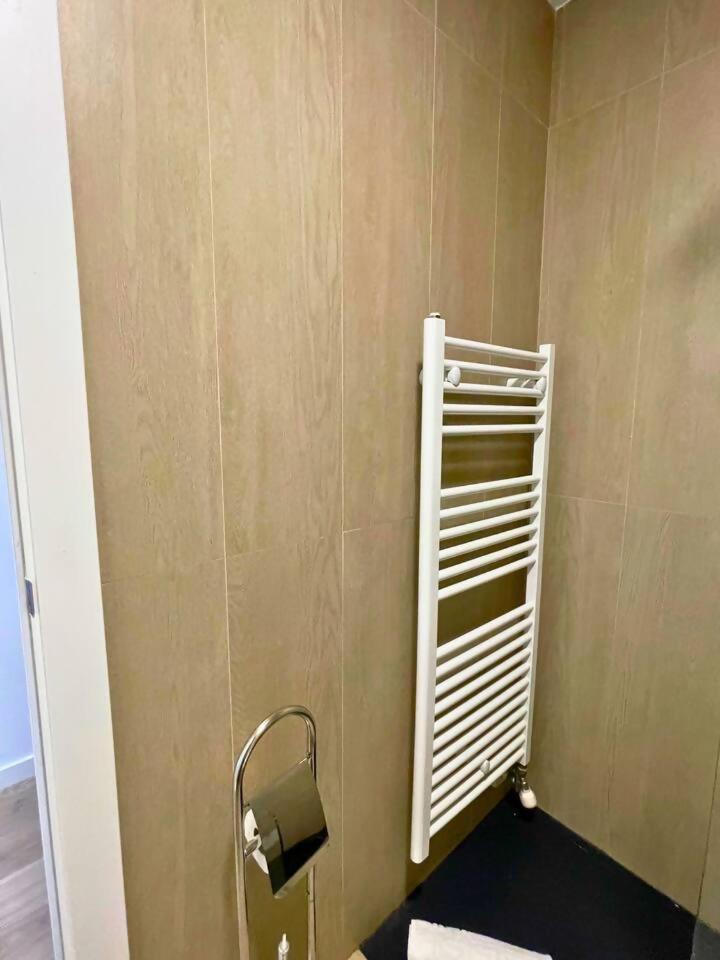 Home4u Con Cochera Apartamento *