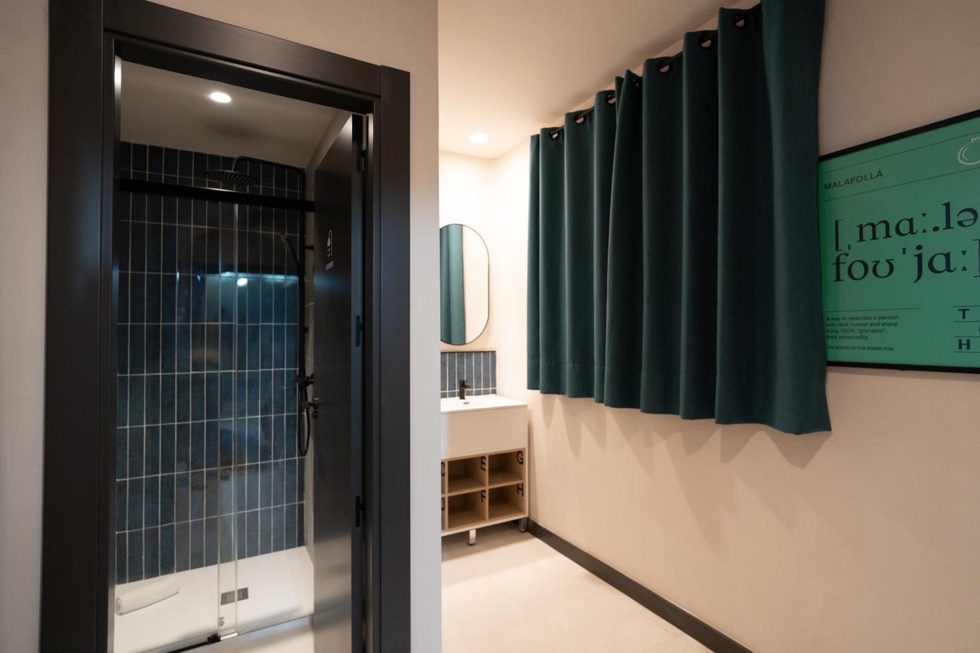 Hostal The House Elvira Granada