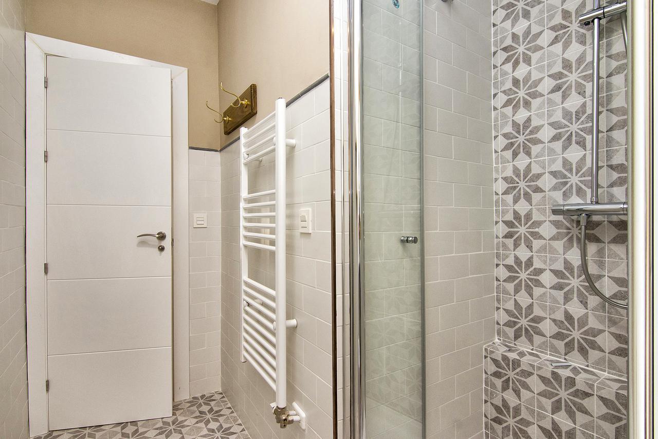 Bright & Elegant Centre 3 Bedroom Apartment Granada