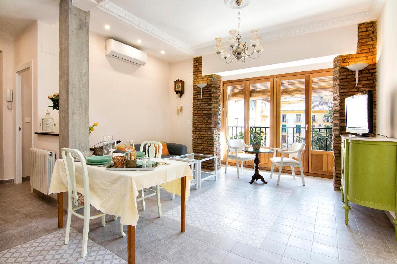 Bright & Elegant Centre 3 Bedroom Apartment *