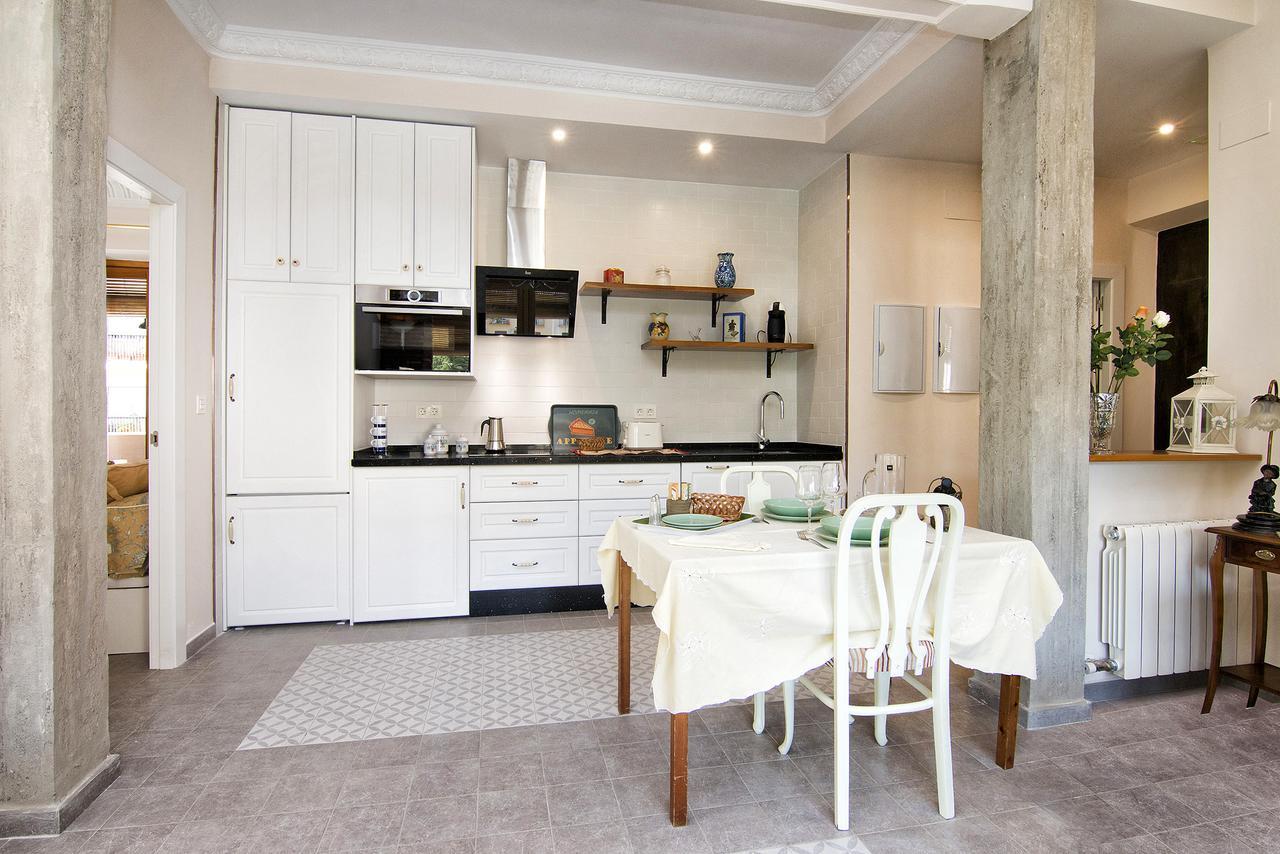 Bright & Elegant Centre 3 Bedroom *