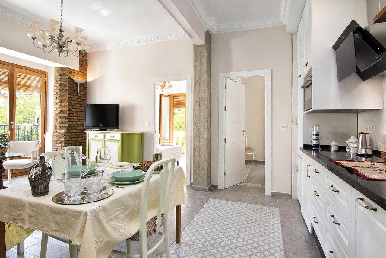 Bright & Elegant Centre 3 Bedroom Apartment Granada