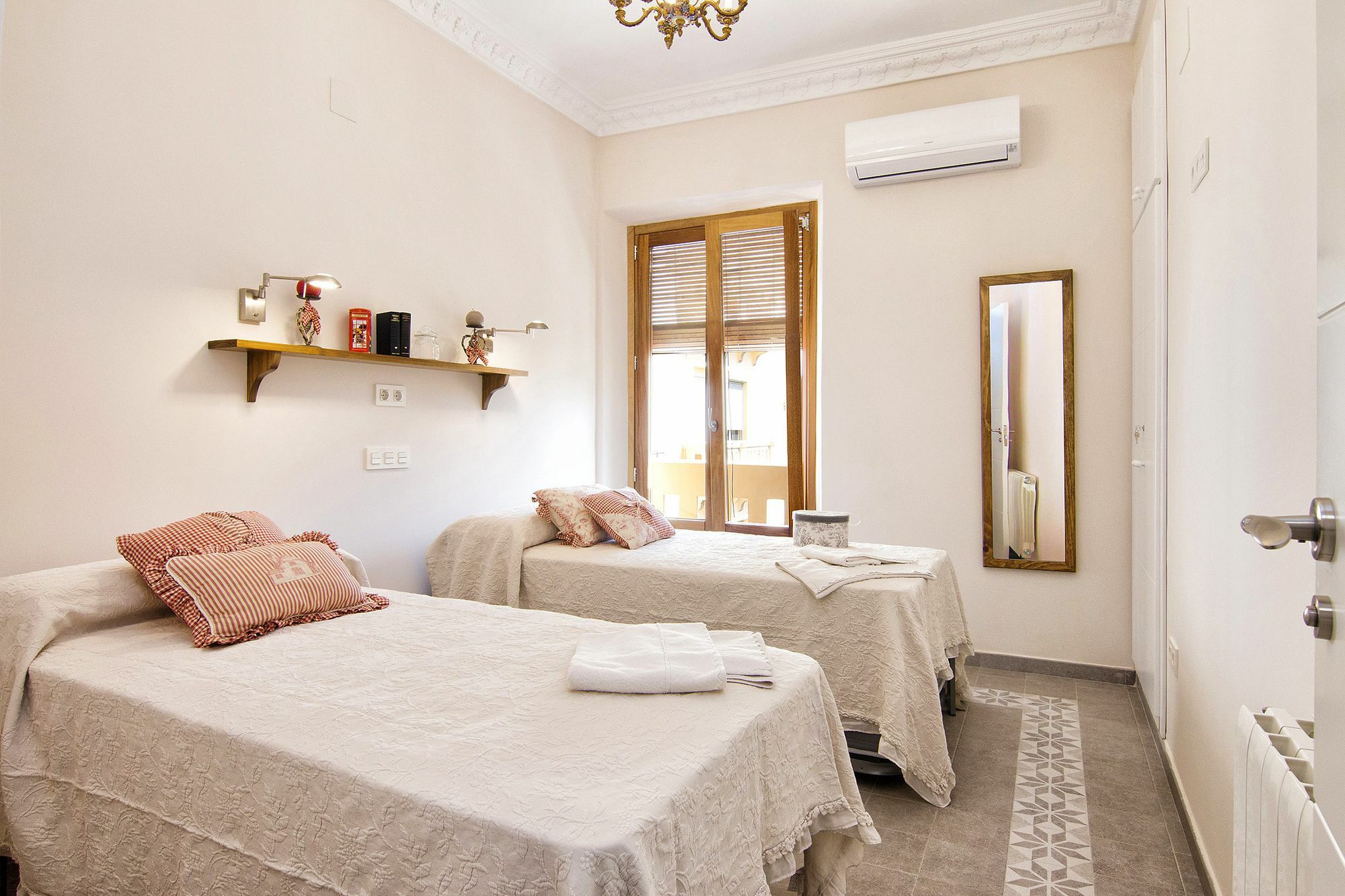 Bright & Elegant Centre 3 Bedroom