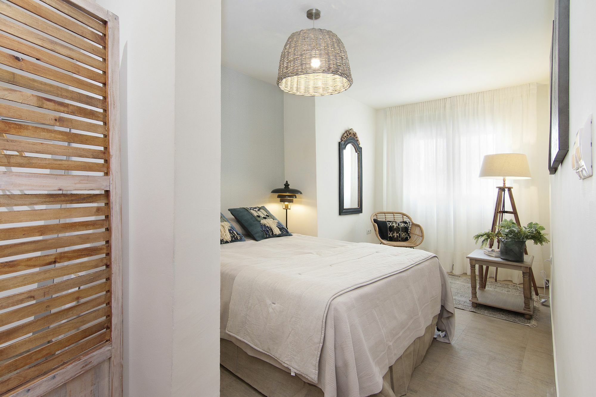 Chezmoihomes Cathedral 2br