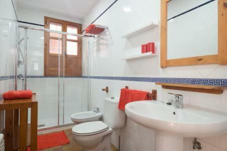 Spacious Sunny And Quiet Albayzin Apartment
