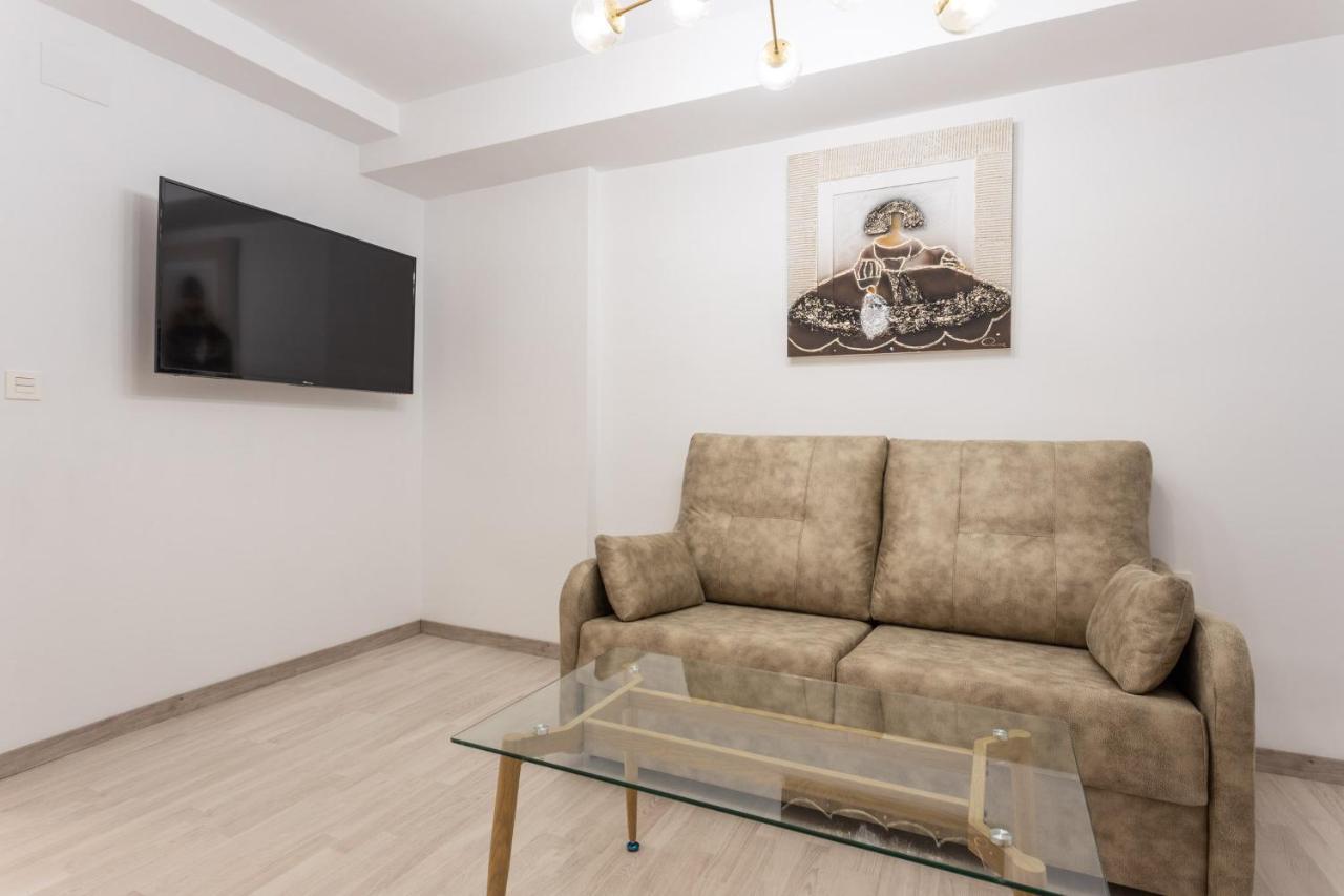 Center Deluxe Ii Apartment