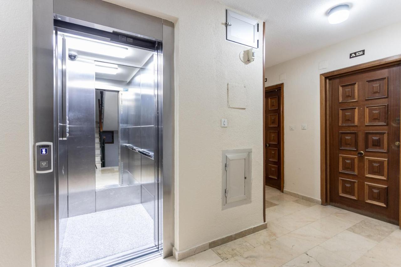 Center Deluxe Ii Apartment