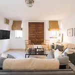 Tuguest Pool House Albaicin