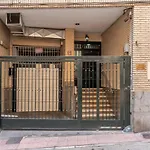 Expoholidays - Centrico piso con parking incluido Calle Alvaro Bazan