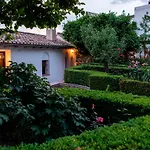 Genteel Home Carmen del Ciprés
