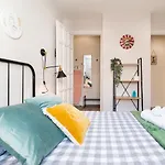 Emblematic Apartment In The Realejo