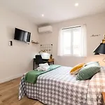 Emblematic Apartment In The Realejo