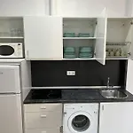 Japanese Style 9 Person Flat, Close To Alhambra