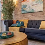 Ch Elvira Luxury Apartment