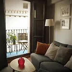 Casa Alwa. Junto al Arco de Elvira y Gran Vía. 5