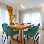 Genteel Home Martinez Campos