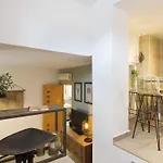 Chezmoihomes Cathedral Apartment