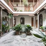 Chezmoihomes Alhambra Penthouse