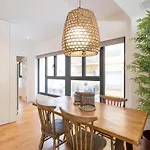 Chezmoihomes Luxury Plaza Nueva Penthouse