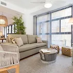 Chezmoihomes Luxury Plaza Nueva Penthouse