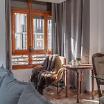tuGuest Gran Via 42 Apartment