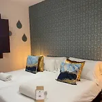 Apartamento Alberca De 1 Dormitorio