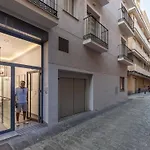 Central Stylish And Elegant 1 & 2 Bedroom Apartments I