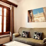 Charming, spacious Albayzin apartment