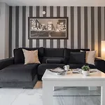 Tuguest Torre Del Capitan Apartment