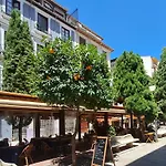 ApartaSuite Deluxe Centro Histórico Ático tranquilo con terrazas a pie de calle