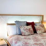 Wekey Homes, Angel Deluxe Apartment & Free Parking